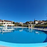 Joli Les Parcs De - Piscine グリモー