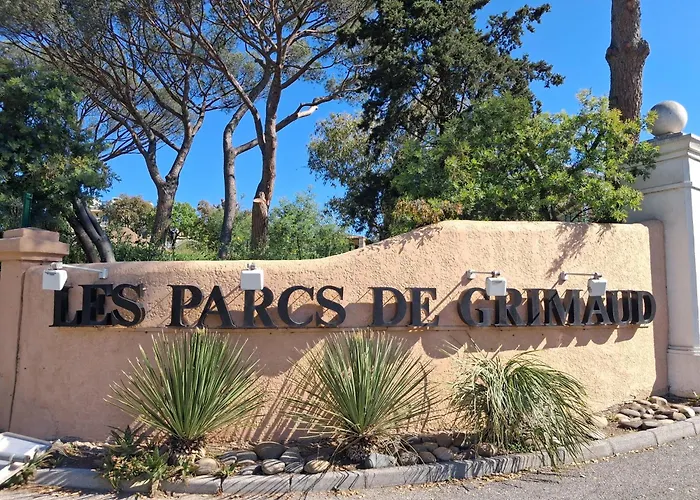 Joli Les Parcs De - Piscine Grimaud